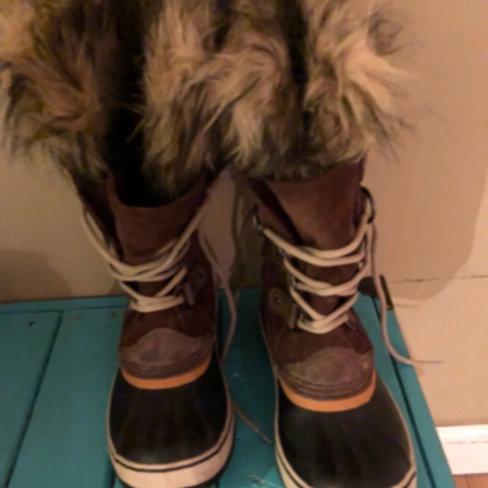 SOLD Sorel Joan of Arctic Boots sought color 7.5